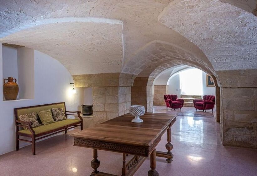 Bed and Breakfast Dimora Del Vescovo Guest House