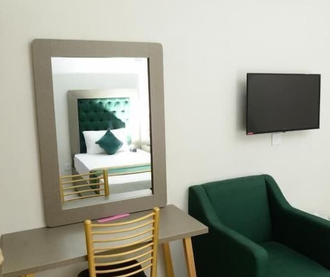 هتل Deluxe Lahore