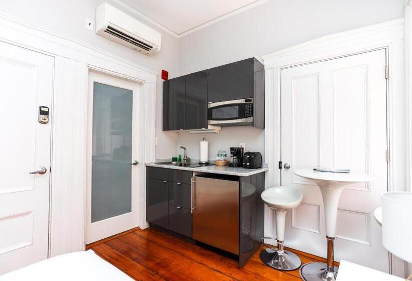 Charming & Stylish Studio On Beacon Hill #12