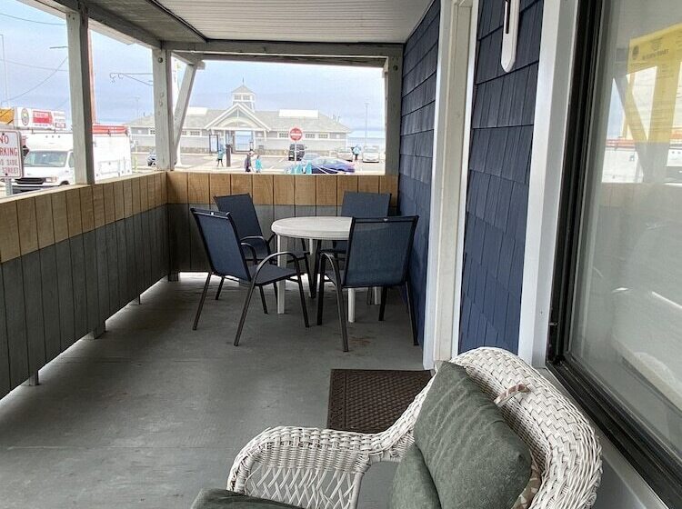 Nautical Motel