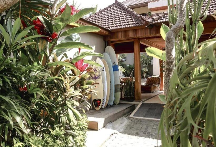 펜션 Medewi Beach Inn