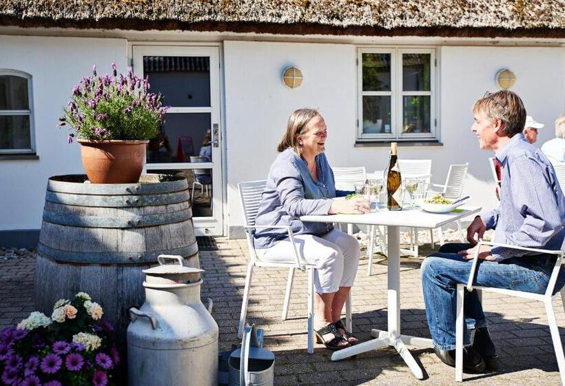 הוסטל Sankt Helene Feriecenter Tisvildeleje