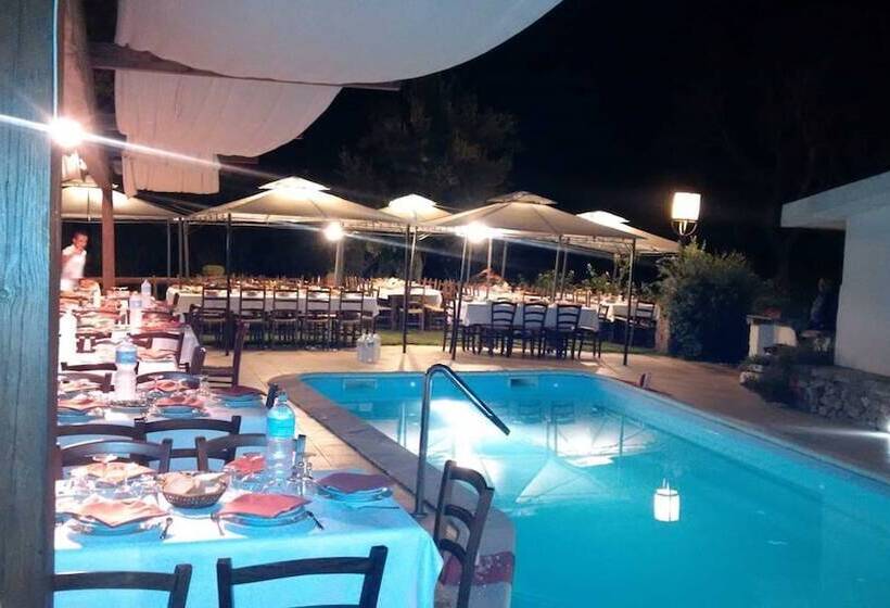 ホテル Agriturismo La Quercia