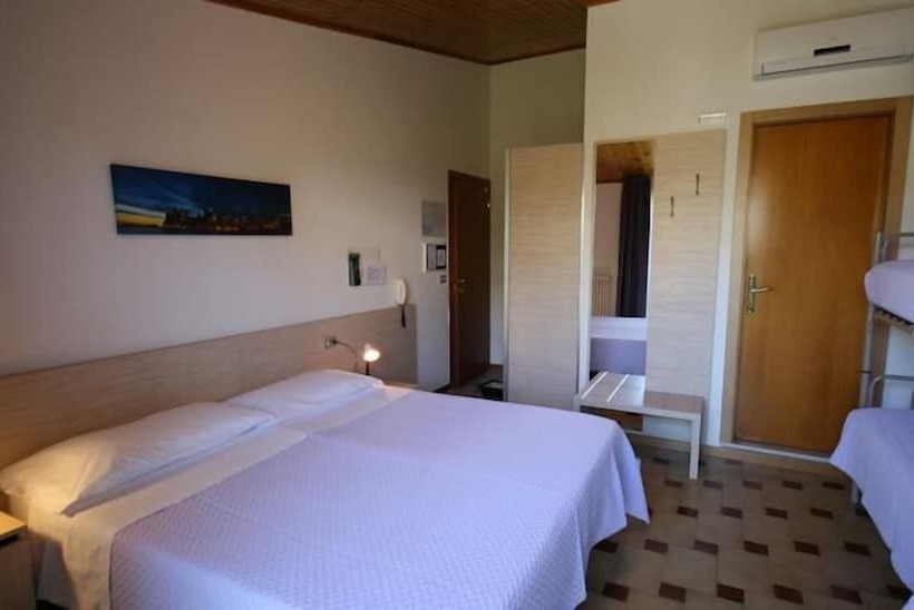 호텔 Albergo Centopini