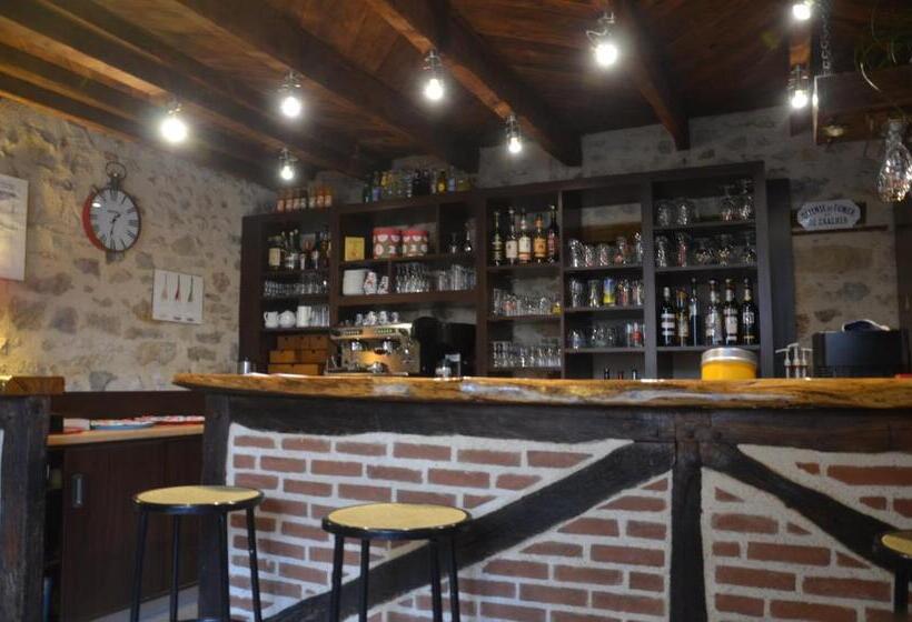 فندق Logis Auberge De La Fontaine