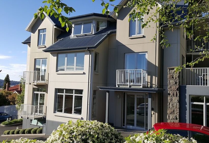 هتل Bluestone On George