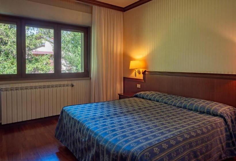 فندق Corona & Spa