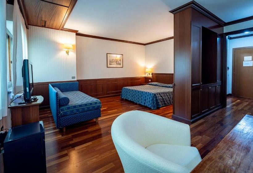 فندق Corona & Spa