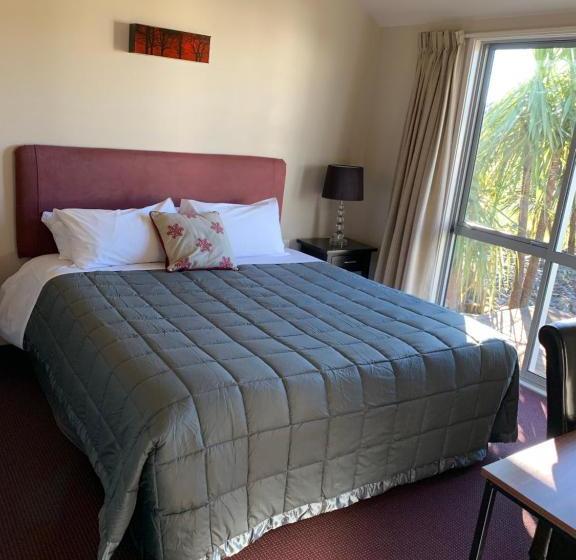 هتل Forest Lodge