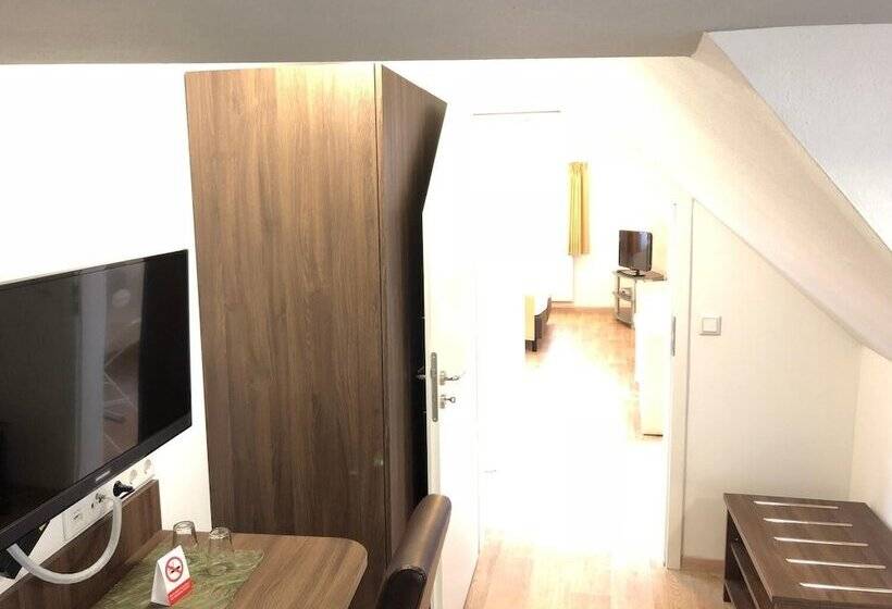 בית מלון כפרי Garni Goldene Traube