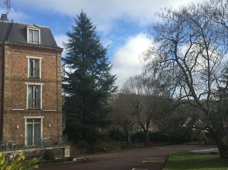 ホテル Logis Hôtel & Restaurant   Le Manoir De Sauvegrain