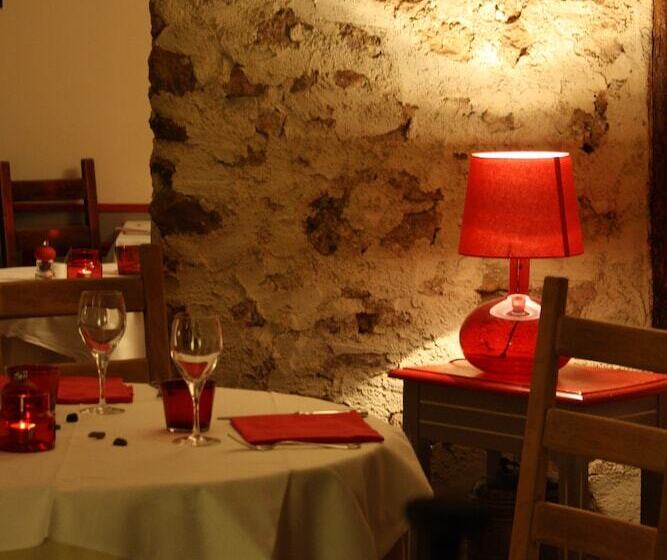 ホテル Logis Hôtel & Restaurant   Le Manoir De Sauvegrain