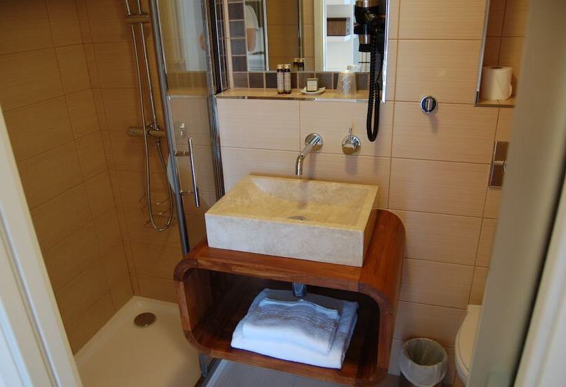 ホテル Logis Hôtel & Restaurant   Le Manoir De Sauvegrain