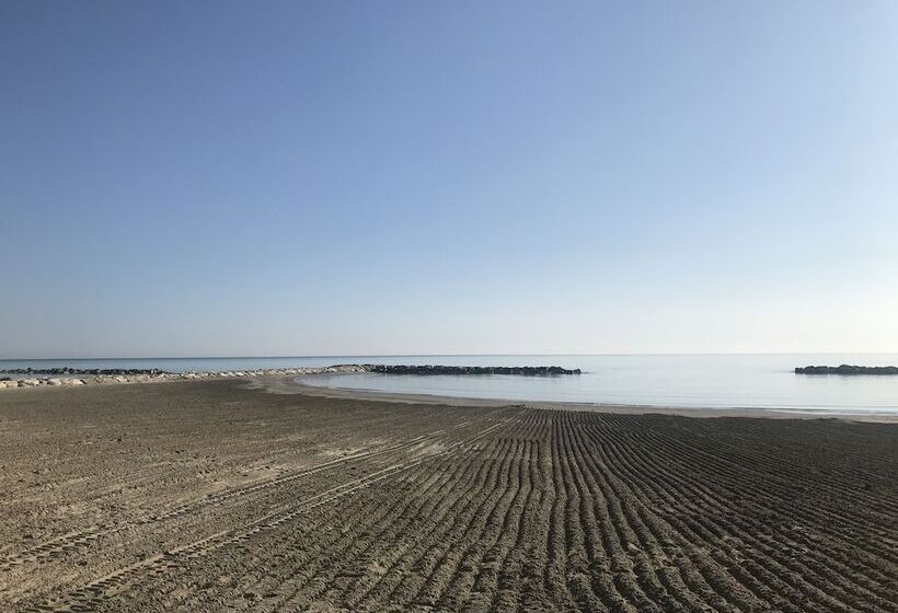 هتل Mediterraneo