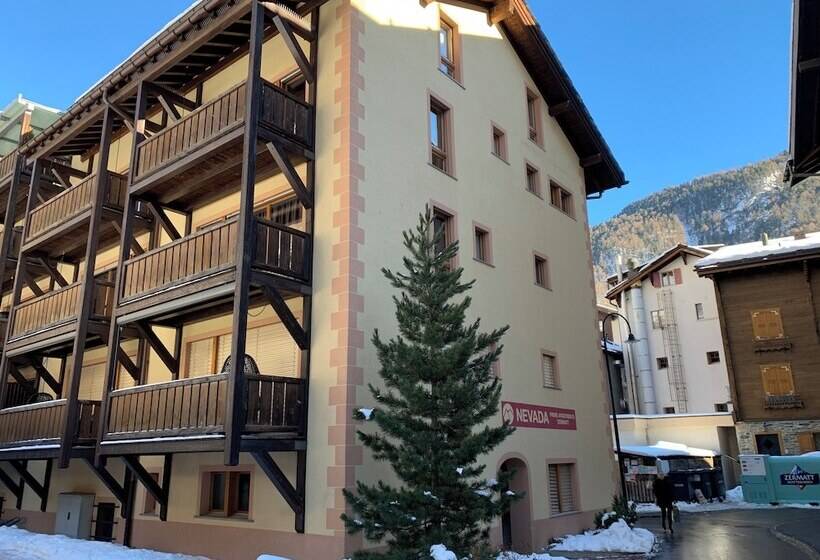 هتل Mountain Exposure Luxury Chalets & Penthouses & Apartments