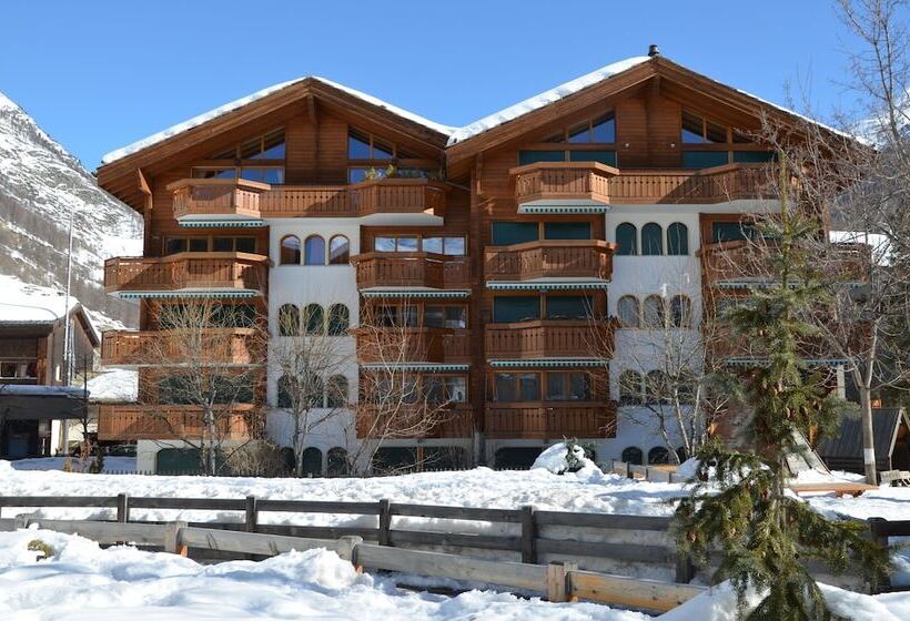 هتل Mountain Exposure Luxury Chalets & Penthouses & Apartments