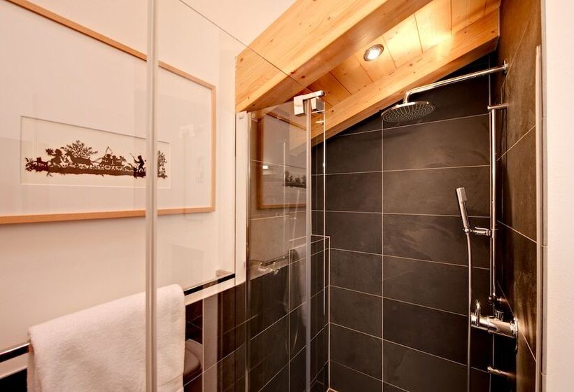 هتل Mountain Exposure Luxury Chalets & Penthouses & Apartments