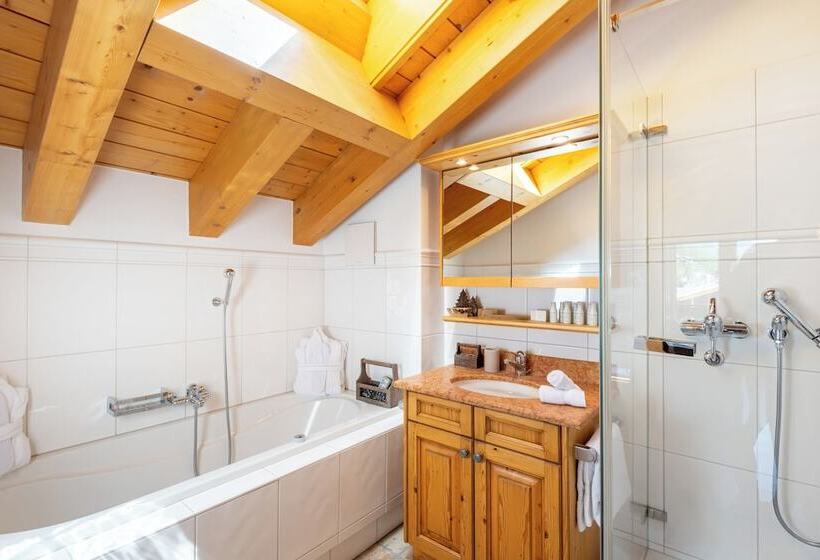 هتل Mountain Exposure Luxury Chalets & Penthouses & Apartments