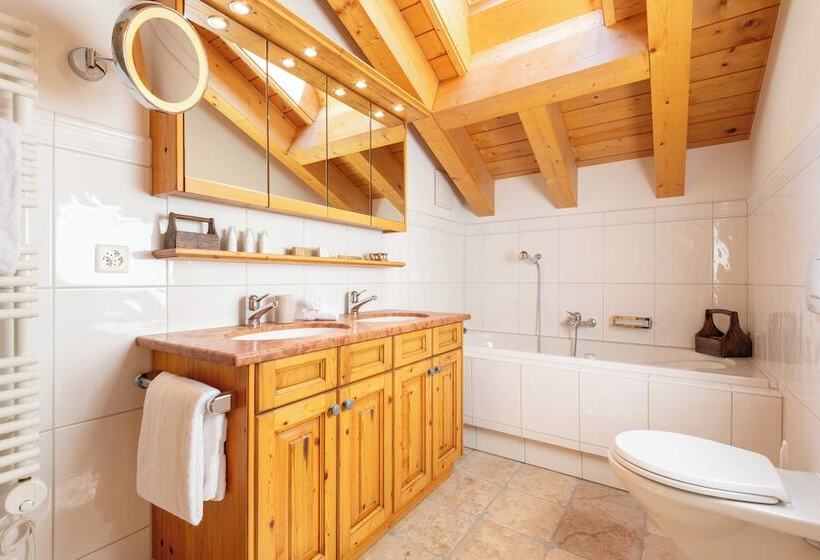 هتل Mountain Exposure Luxury Chalets & Penthouses & Apartments
