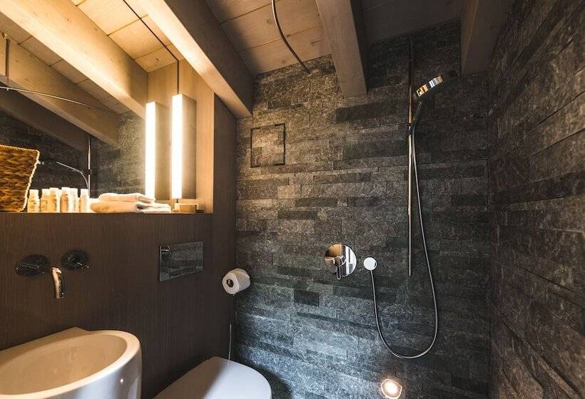 هتل Mountain Exposure Luxury Chalets & Penthouses & Apartments