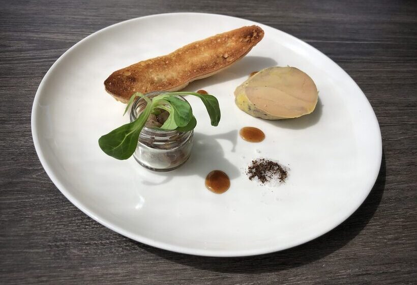 בית מלון כפרי Logis Hôtel & Restaurant Les Mouettes   Larmor Plage, Proche De Lorient