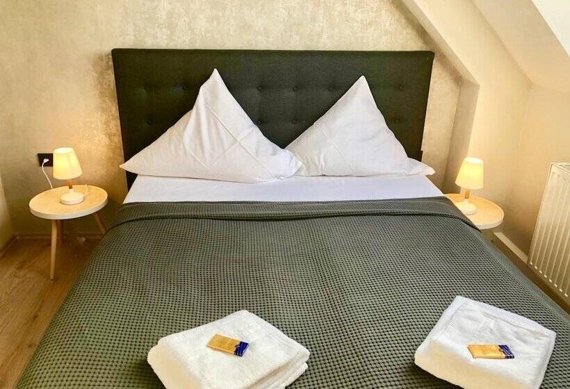 هتل Restaurant Zum Löwen