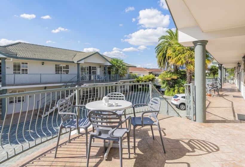 هتل Silver Fern Rotorua Suites & Spa