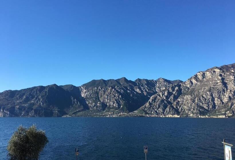 هتل Vela Azzurra