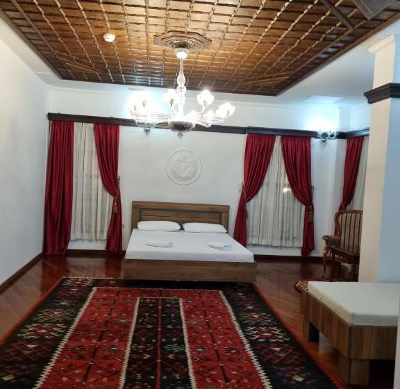 هتل Villa St. Sofija Old Town