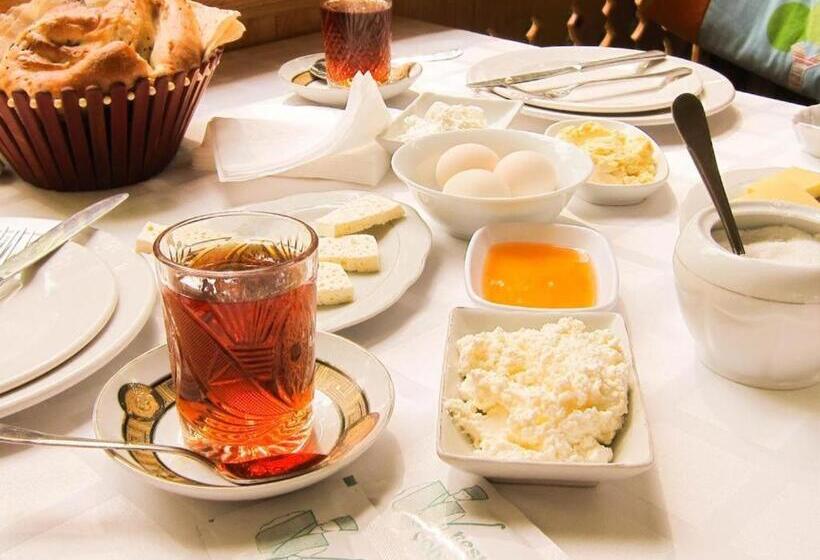 تختخواب و صبحانه Ansera Badamdar