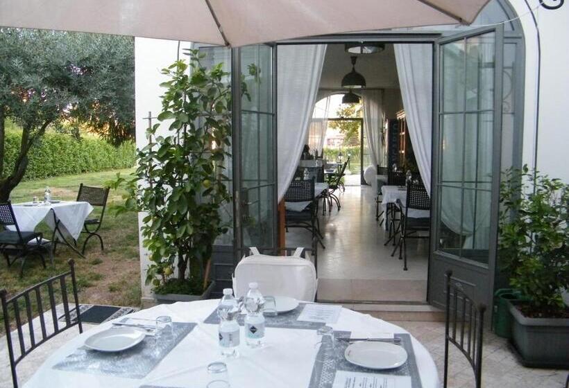 ベッドアンドブレックファースト Villa Franca Casa Vacanze
