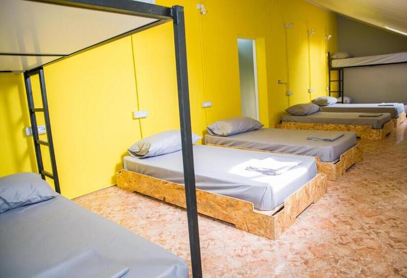 تختخواب و صبحانه Our Way Guest House & Hostel