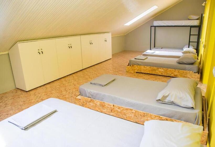 تختخواب و صبحانه Our Way Guest House & Hostel