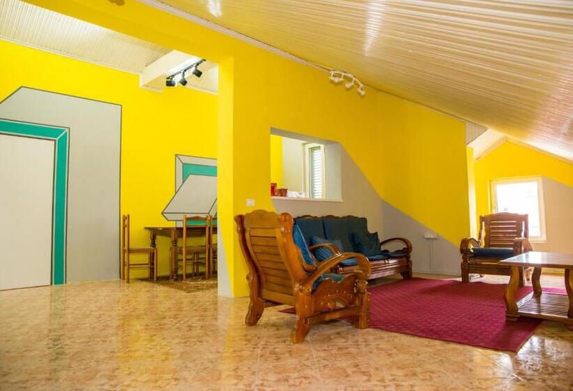 تختخواب و صبحانه Our Way Guest House & Hostel