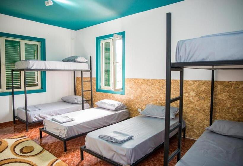 تختخواب و صبحانه Our Way Guest House & Hostel