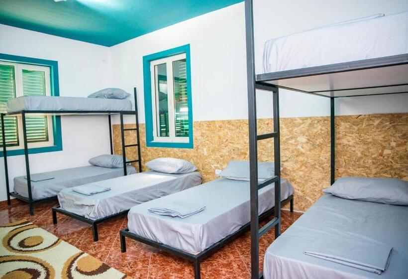 تختخواب و صبحانه Our Way Guest House & Hostel