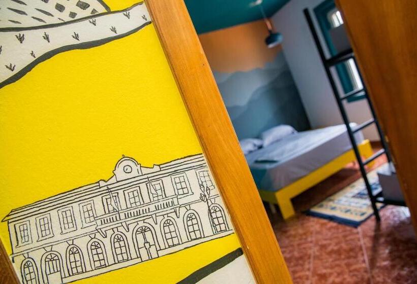 تختخواب و صبحانه Our Way Guest House & Hostel