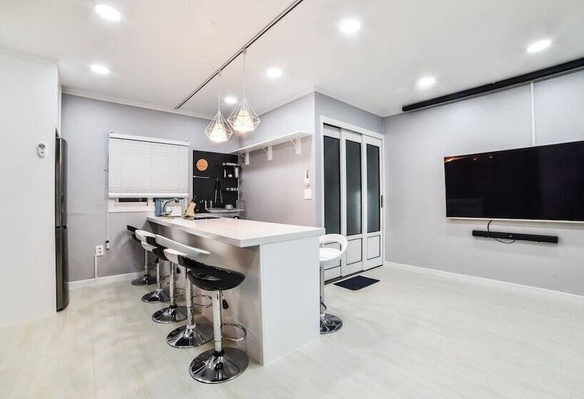 בית מלון כפרי The City