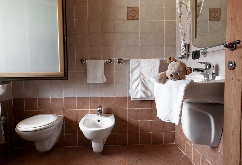 هتل Agritur La Cort