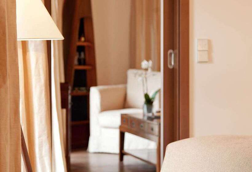 هتل Abion Villa Suites