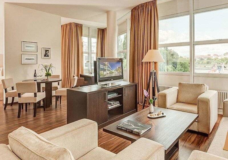 هتل Abion Villa Suites