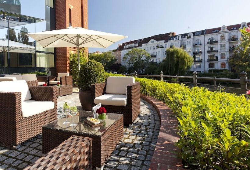 هتل Abion Villa Suites