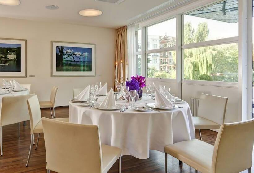 هتل Abion Villa Suites