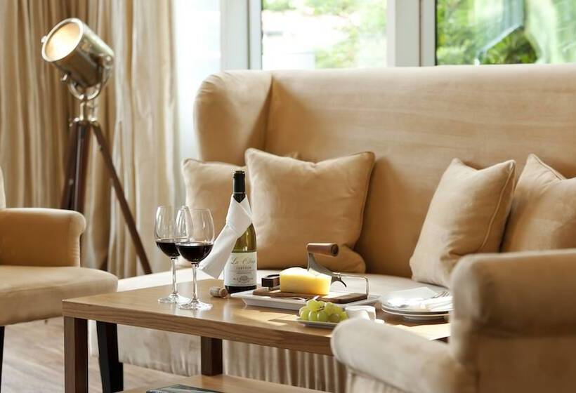 هتل Abion Villa Suites