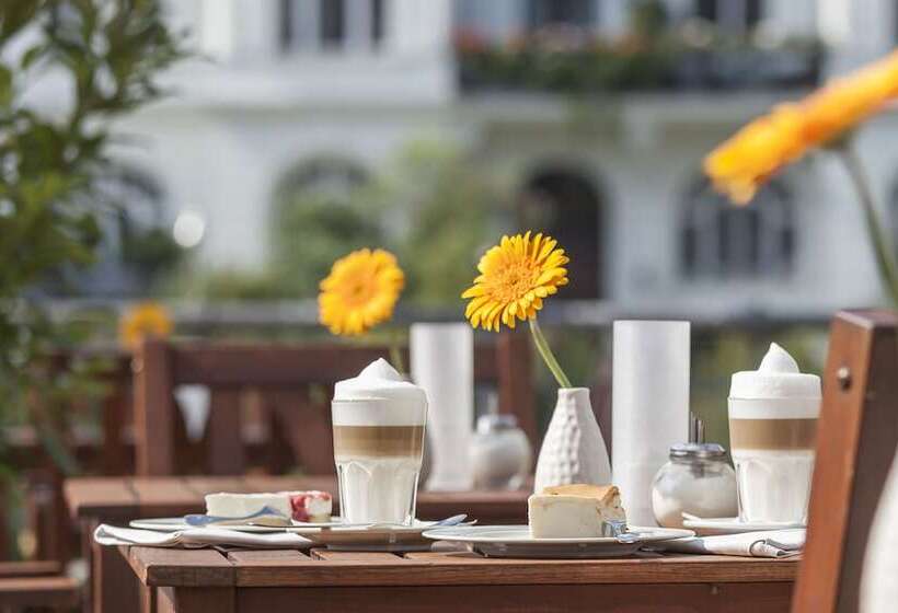 هتل Abion Villa Suites