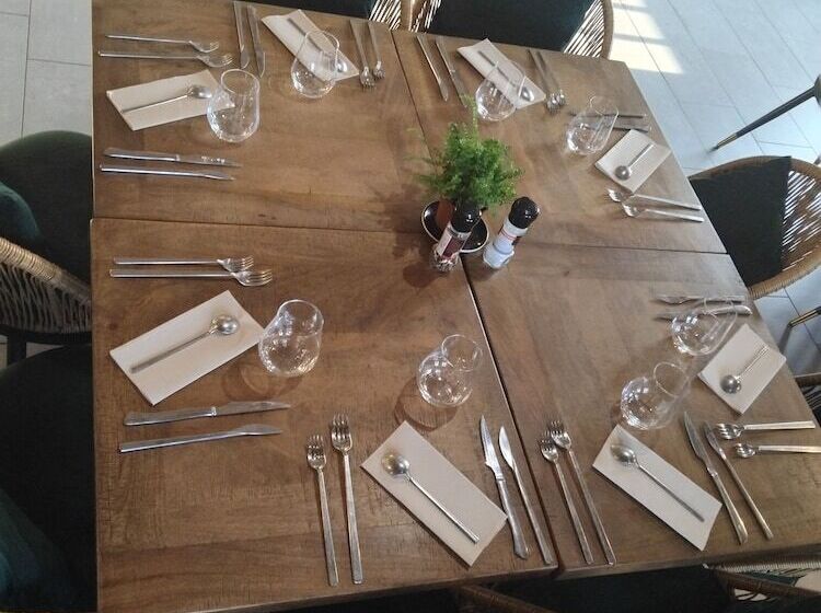 호텔 Auberge Le Prieuré Des Gourmands