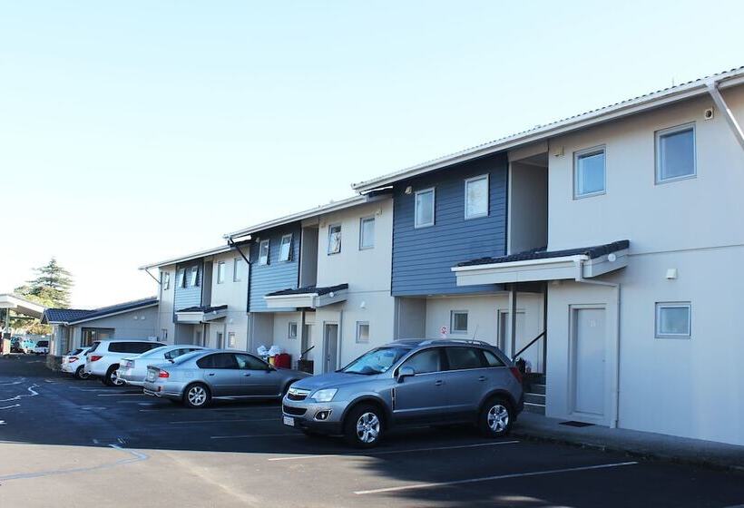 هتل Auckland Airport Lodge