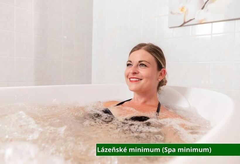 בית מלון כפרי Complex Curie