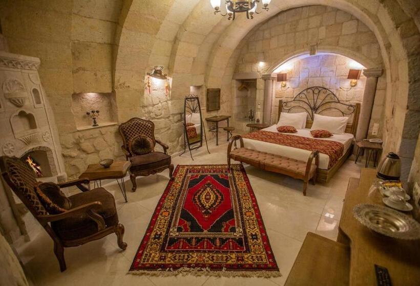 هتل Divan Cave House