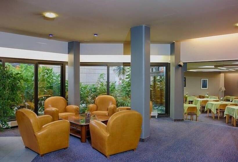 בית מלון כפרי Hôtel Dupleix   Hyper Centre   Parking Et Garage Gratuit